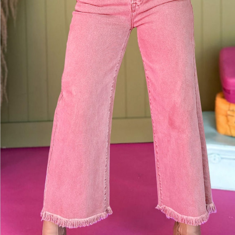 Stylish Pink Frayed Hem Women Jeans